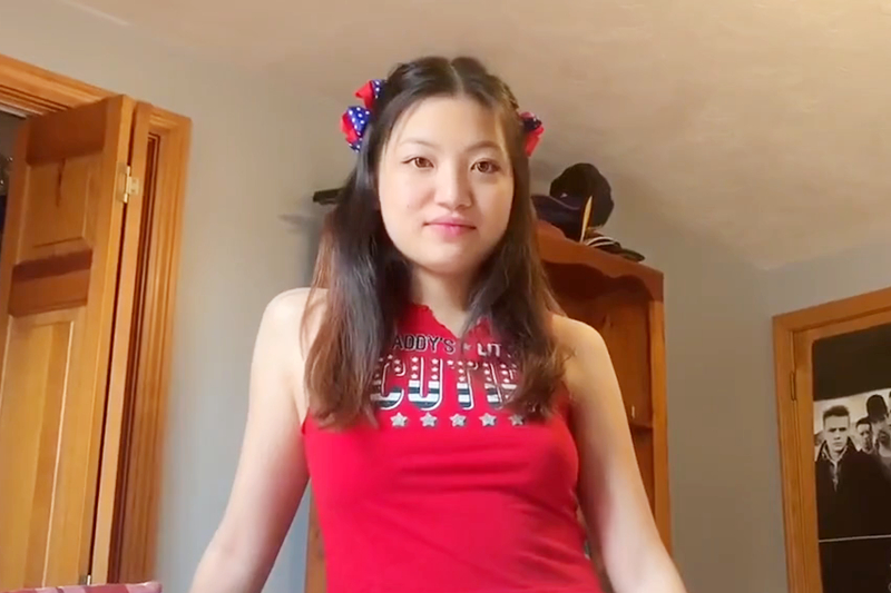 留学生小莉莉安娜喜欢美国。因为美国有大屌～天天被大鸡巴狂插